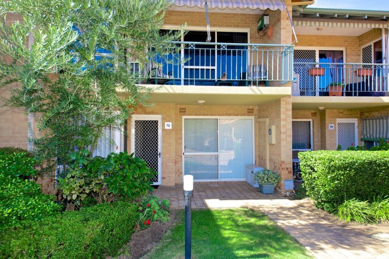 Fully renovated 2 bedroom, 1 bathroom villa., Woodvale WA retirement